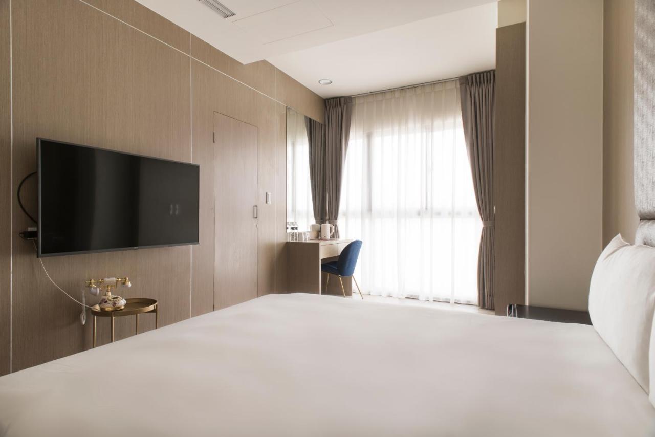 Whoops Hotel Taichung Dış mekan fotoğraf