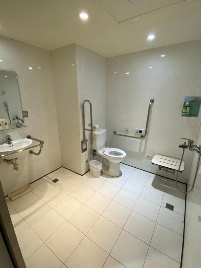 Whoops Hotel Taichung Dış mekan fotoğraf