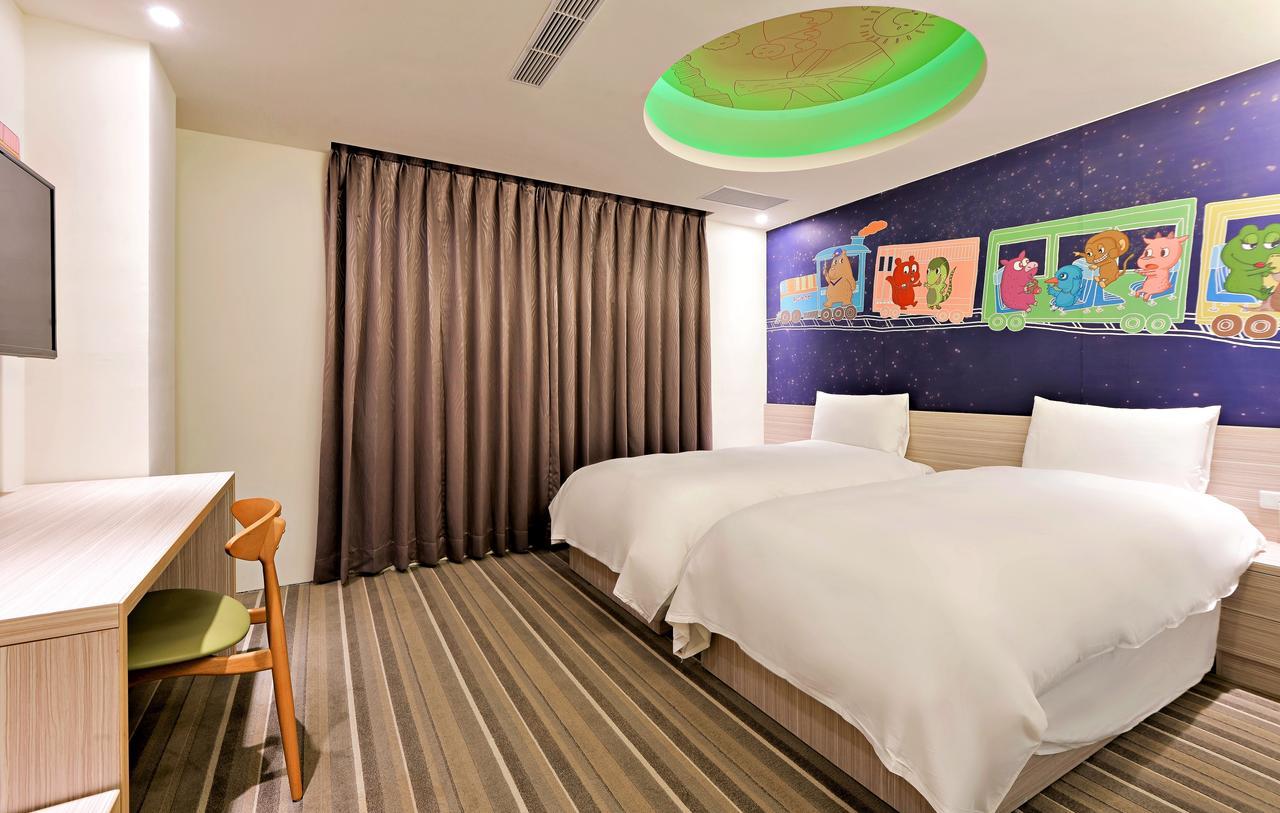 Whoops Hotel Taichung Dış mekan fotoğraf